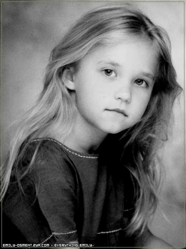headshot-002.jpg